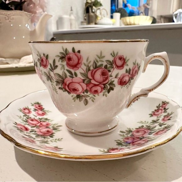 Authentic Royal Vale Vintage China Tea Saucer Pink Flower Antique Party Decor - Picture 4 of 9